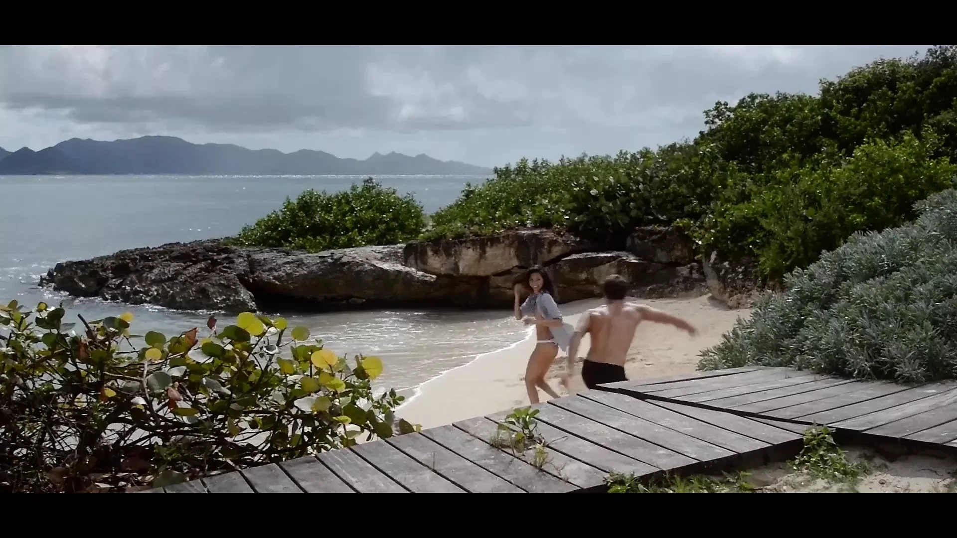 Beach sex with indonesian pornstar mizzlamour
