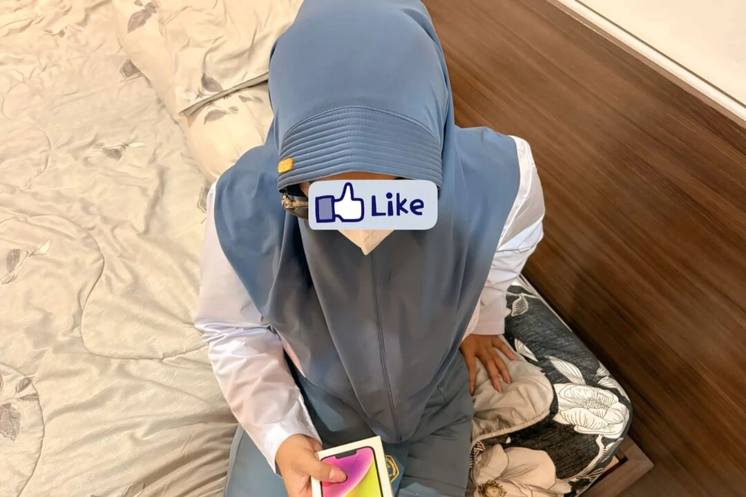 High School Girl Taken To Hotel To Get An iPhone