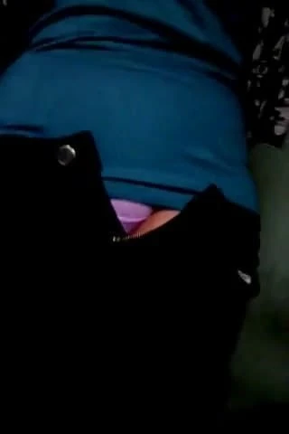 indonesian- jilbaber pamer tubuh